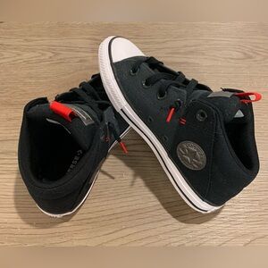 Converse Chuck Taylor All Star Axel Mid Top
